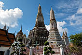 Bangkok Wat Arun - General view of the Phra prang complex. 